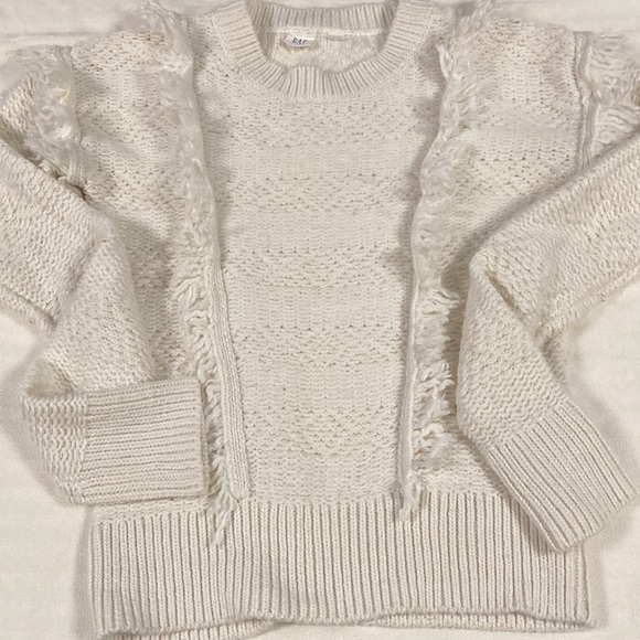 Women’s Gap Off-White Wool Blend Fringe Crew Neck Sweater wool blend - Picture 4 of 9